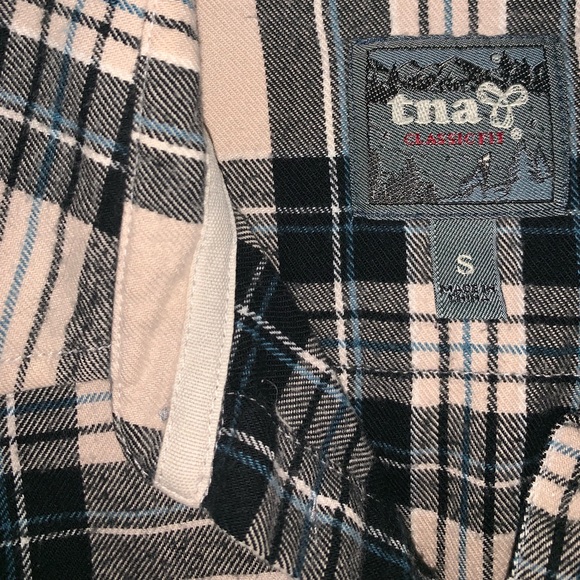 Aritzia Plaid Long Sleeve Button Down - Picture 4 of 4